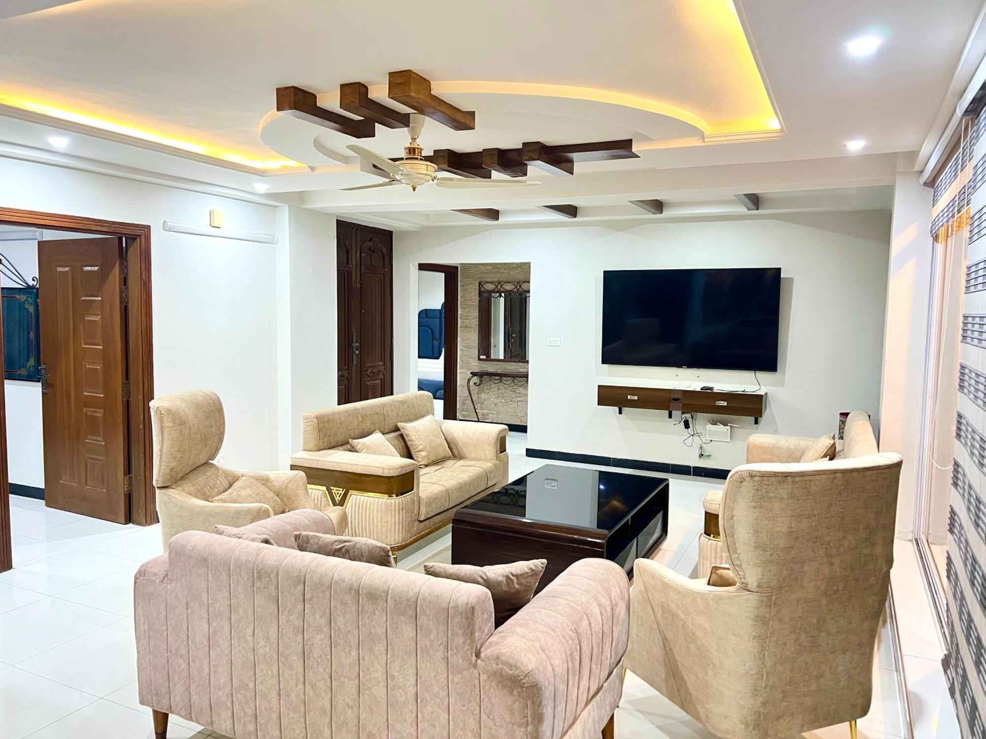 Penthouse 3Bedrooms - Luxury Apartment Hotel Исламабад Экстерьер фото